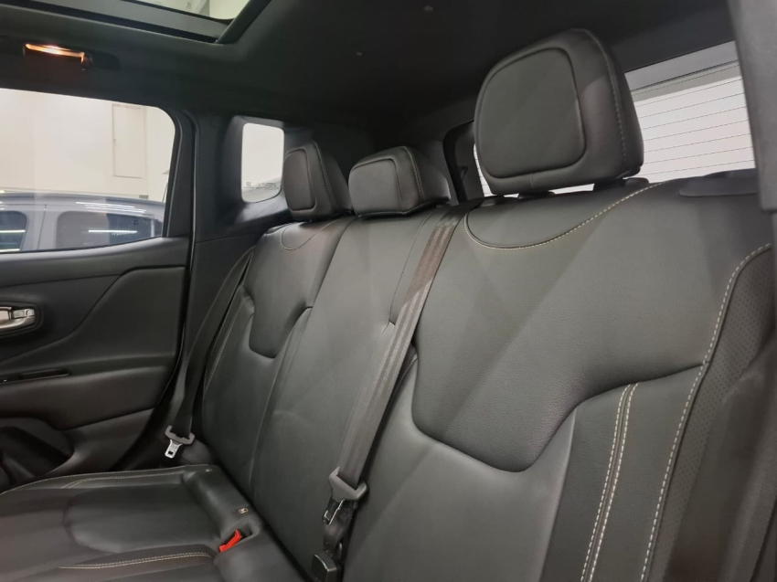 jeep renegade 1.3 t270 turbo flex s 4x4 at9 2022 jeep renegade 1.3 t270 turbo flex s 4x4 at9 2022