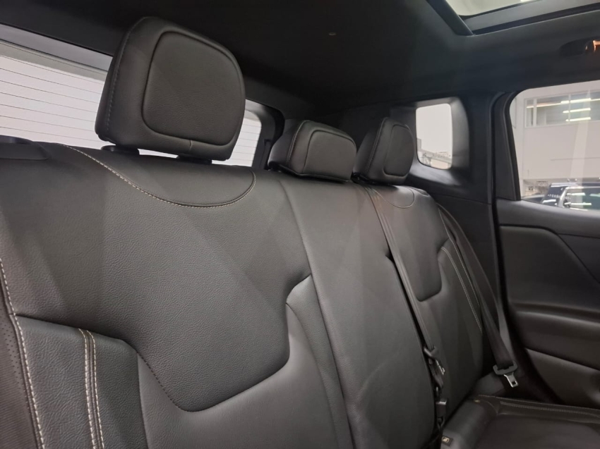 jeep renegade 1.3 t270 turbo flex s 4x4 at9 2022 jeep renegade 1.3 t270 turbo flex s 4x4 at9 2022