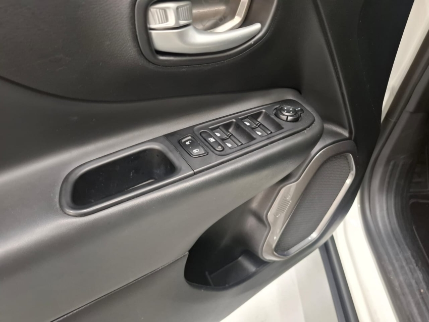 jeep renegade 1.3 t270 turbo flex s 4x4 at9 2022 jeep renegade 1.3 t270 turbo flex s 4x4 at9 2022