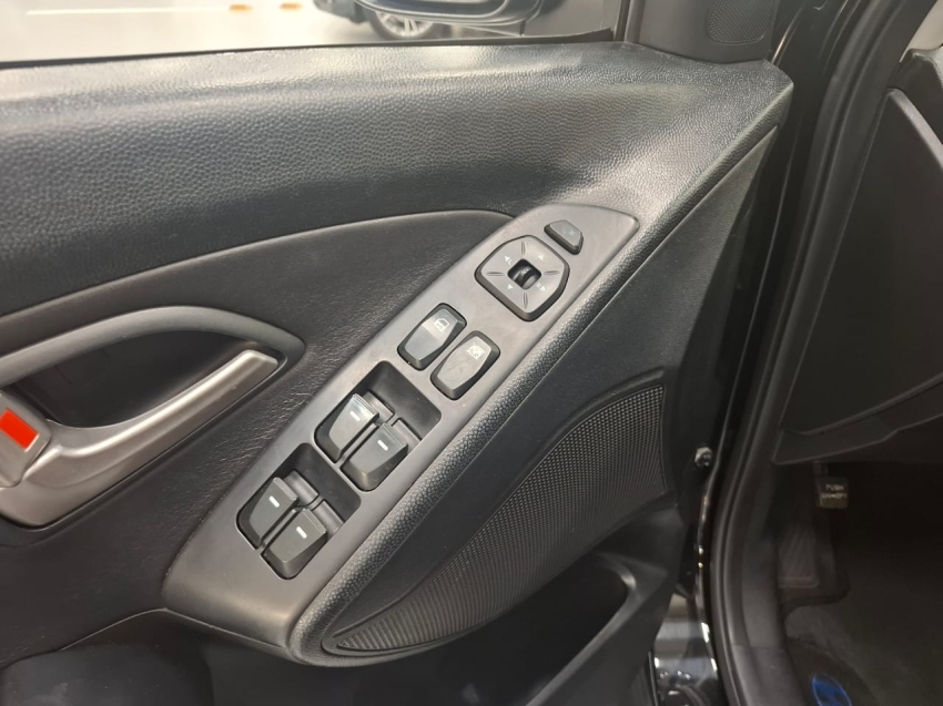 hyundai ix35 2.0 mpi 4x2 16v flex 4p automatico 2013 hyundai ix35 2.0 mpi 4x2 16v flex 4p automatico 2013