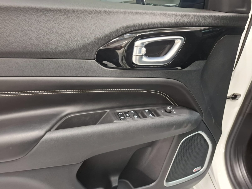 jeep compass 1.3 t270 turbo flex s at6 4p automatico 2023 jeep compass 1.3 t270 turbo flex s at6 4p automatico 2023