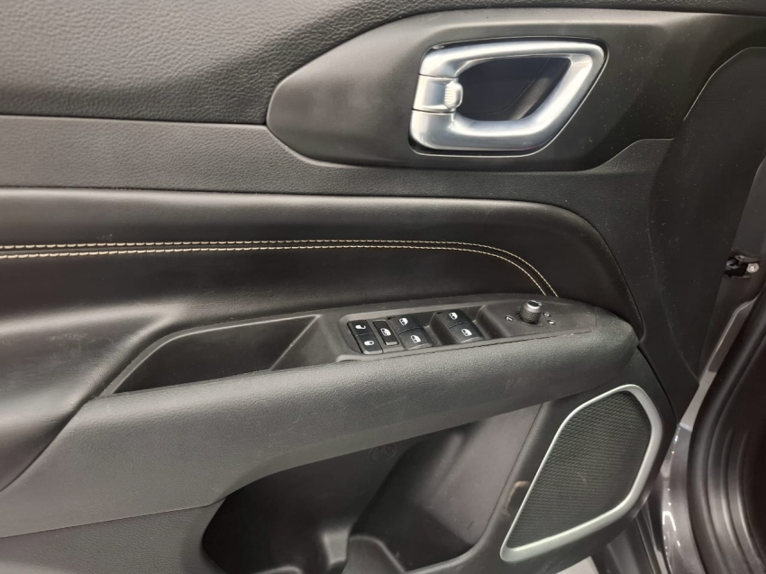 jeep compass 1.3 t270 turbo flex longitude at6 4p automatico 2023 jeep compass 1.3 t270 turbo flex longitude at6 4p automatico 2023