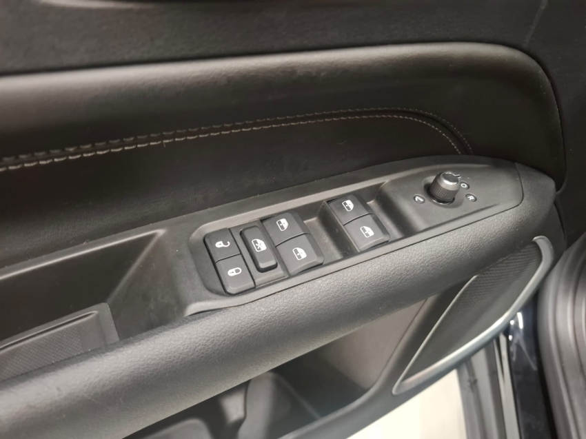 jeep compass 1.3 t270 turbo flex longitude at6 2022 jeep compass 1.3 t270 turbo flex longitude at6 2022