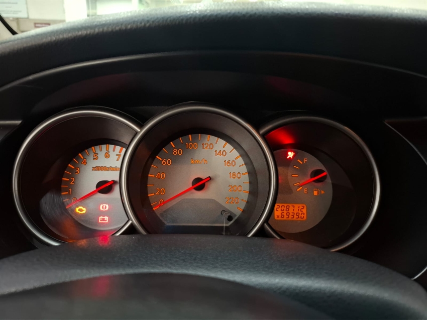 nissan grand livina 1.8 s 16v flex 4p manual 2013 nissan grand livina 1.8 s 16v flex 4p manual 2013