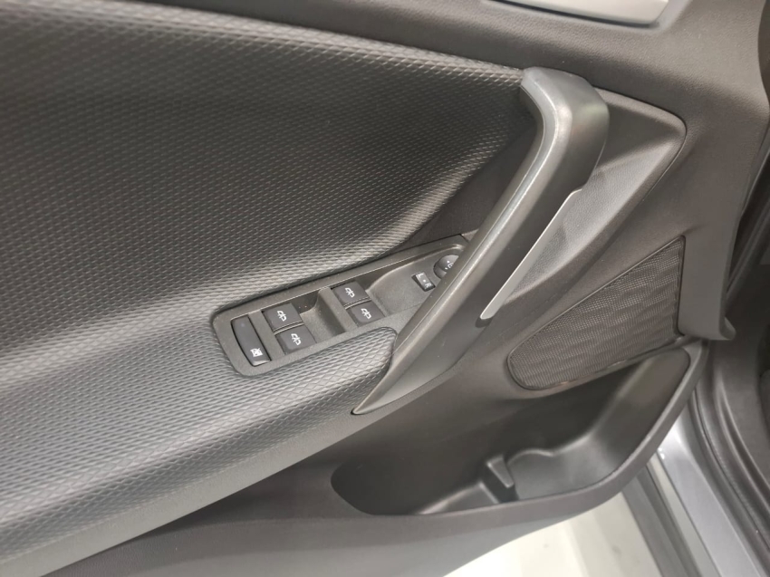 chevrolet tracker 1.0 turbo flex ltz automatico. chevrolet tracker 1.0 turbo flex ltz automatico.