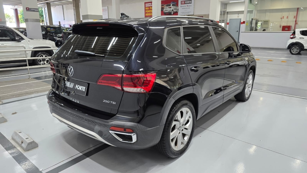 volkswagen taos 1.4 250 tsi total flex comfortline automatico 4p 202213