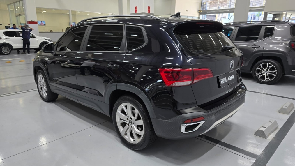 volkswagen taos 1.4 250 tsi total flex comfortline automatico 4p 202215