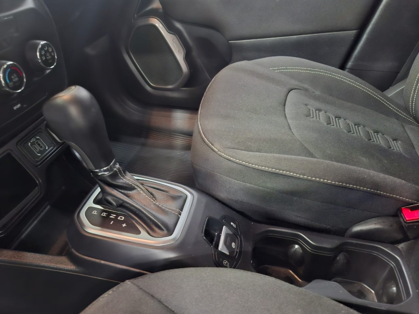 jeep renegade 1.3 t270 turbo flex longitude at6 jeep renegade 1.3 t270 turbo flex longitude at6