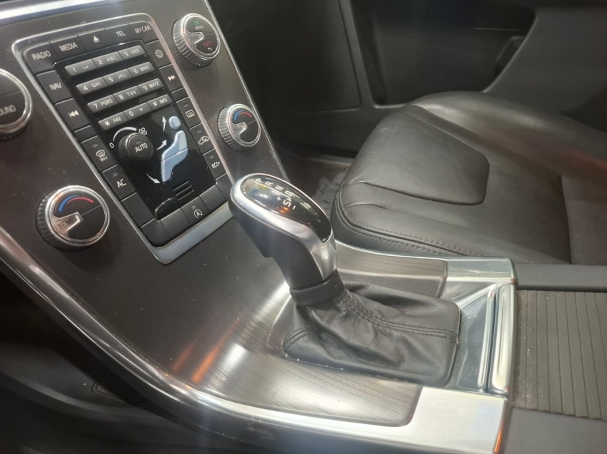 volvo xc60 2.0 t5 comfort fwd turbo gasolina 4p automatico 2015 volvo xc60 2.0 t5 comfort fwd turbo gasolina 4p automatico 2015