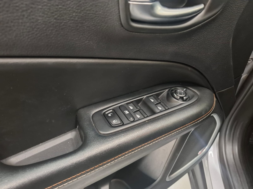jeep compass 2.0 16v flex longitude automatico 4p 2020 jeep compass 2.0 16v flex longitude automatico 4p 2020