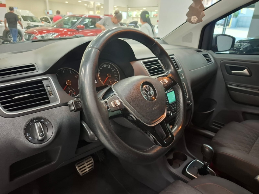 volkswagen space cross 1.6 mi 8v flex 4p automatizado automatico 2015 volkswagen space cross 1.6 mi 8v flex 4p automatizado automatico 2015