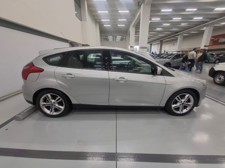 ford focus 2.0 se hatch 16v flex 4p auto automatico 2014
