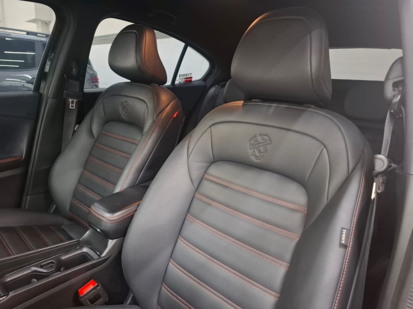 fiat fastback 1.3 turbo 270 flex abarth at6 4p automatico 2024 fiat fastback 1.3 turbo 270 flex abarth at6 4p automatico 2024