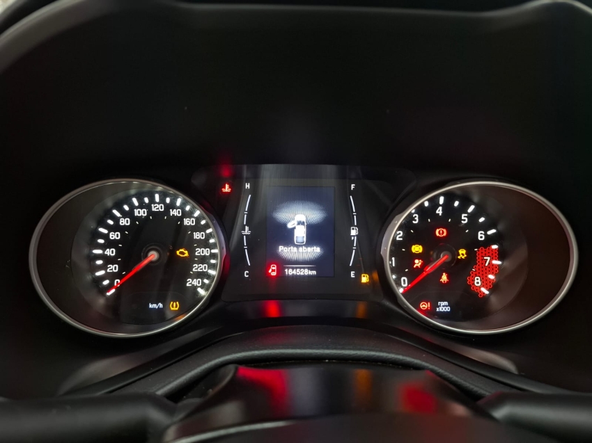 fiat toro 1.8 16v evo flex freedom at6 4p automatico 2018 fiat toro 1.8 16v evo flex freedom at6 4p automatico 2018
