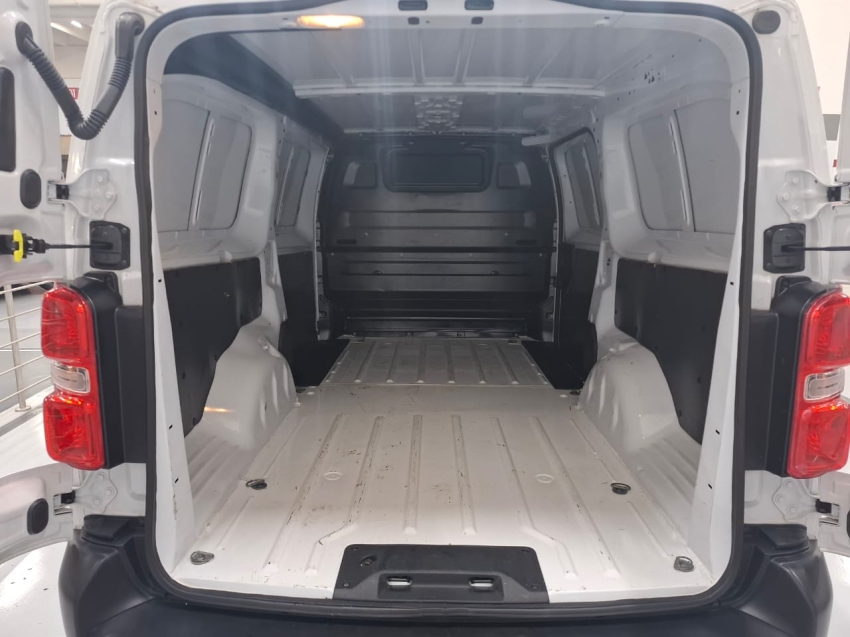 fiat scudo 1.5 bluehdi diesel cargo manual 2p 2023 fiat scudo 1.5 bluehdi diesel cargo manual 2p 2023