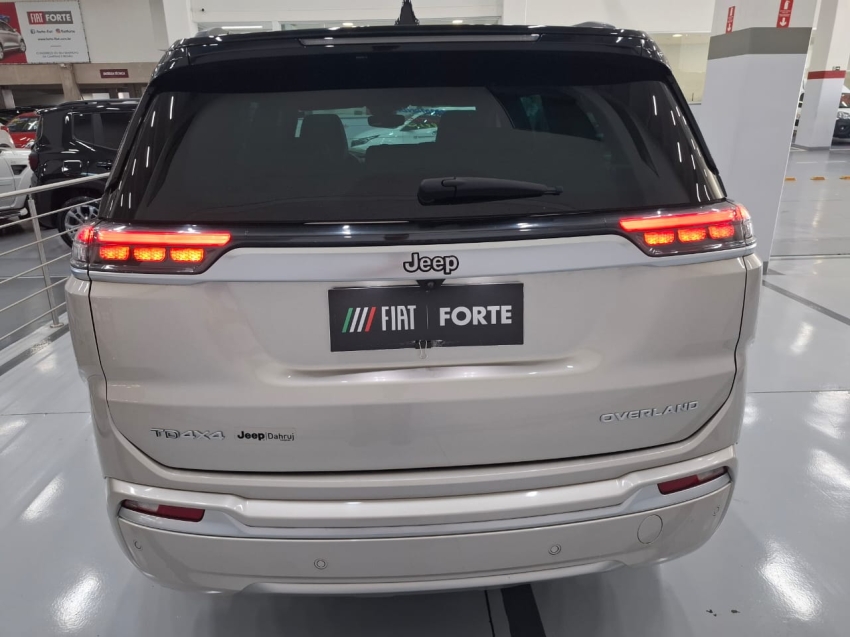 jeep commander 2.0 td380 turbo diesel overland at9 4p automatico 2022