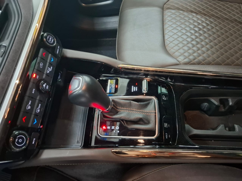 jeep commander 2.0 td380 turbo diesel overland at9 4p automatico 2022