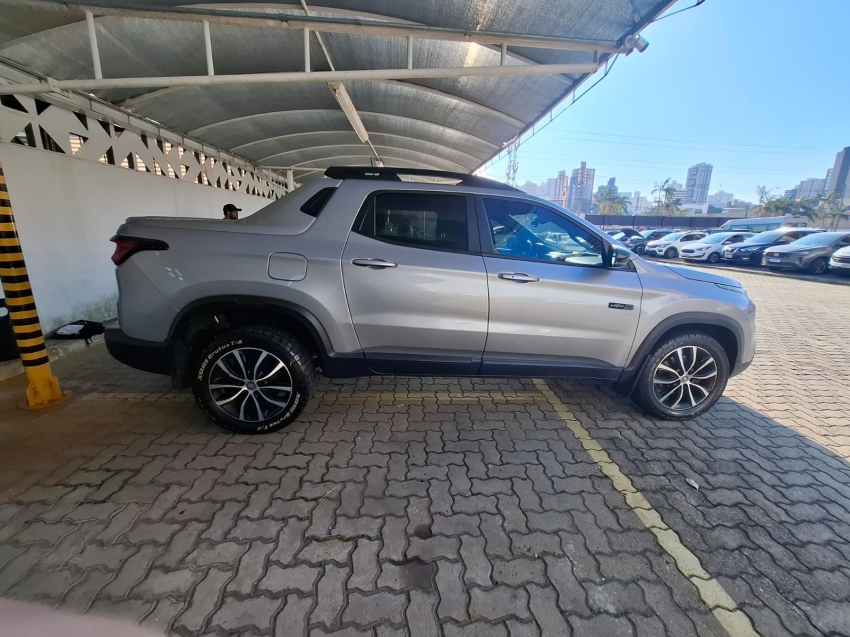 fiat toro 2.0 16v turbo diesel ultra 4wd at9 4p automatico 2021 fiat toro 2.0 16v turbo diesel ultra 4wd at9 4p automatico 2021