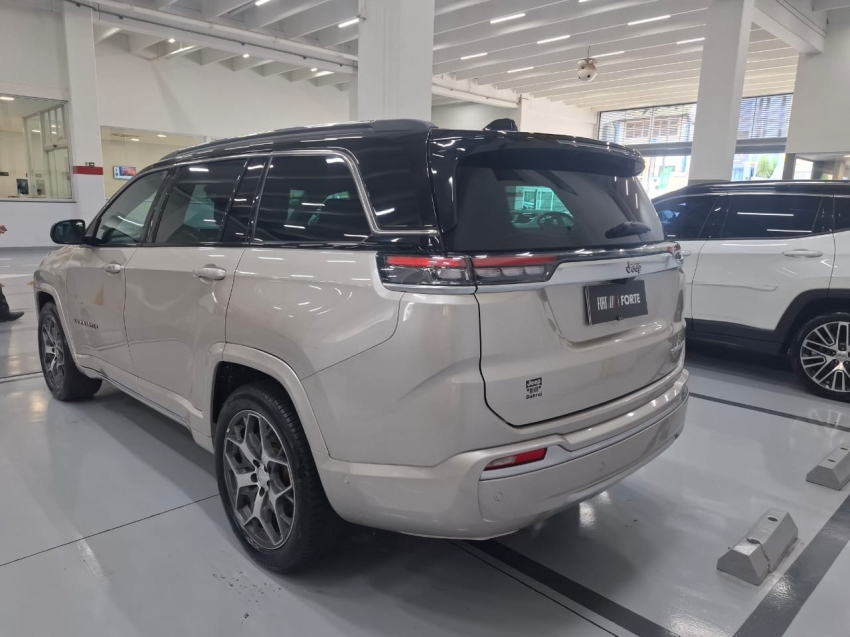 jeep commander 1.3 t270 turbo flex overland at6 4p automatico 2023 jeep commander 1.3 t270 turbo flex overland at6 4p automatico 2023