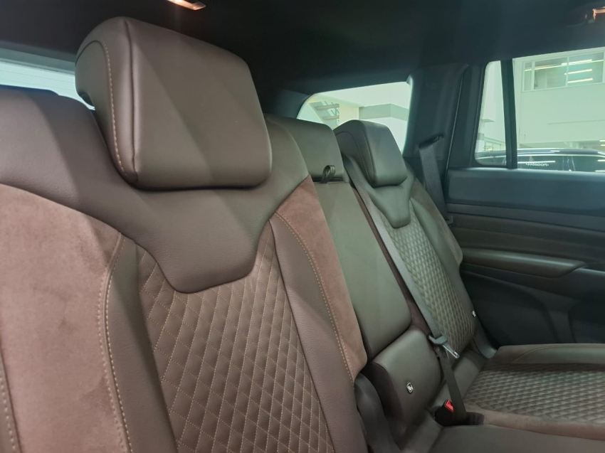 jeep commander 1.3 t270 turbo flex overland at6 4p automatico 2023 jeep commander 1.3 t270 turbo flex overland at6 4p automatico 2023