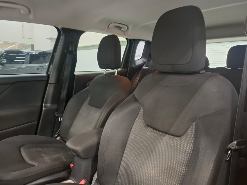jeep renegade 1.8 16v flex longitude 4p automatico 2016 jeep renegade 1.8 16v flex longitude 4p automatico 2016