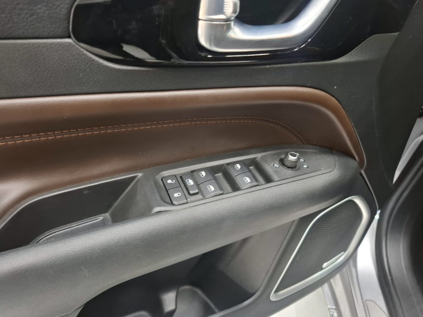 jeep commander 1.3 t270 turbo flex overland at6 4p automatico 2022 jeep commander 1.3 t270 turbo flex overland at6 4p automatico 2022