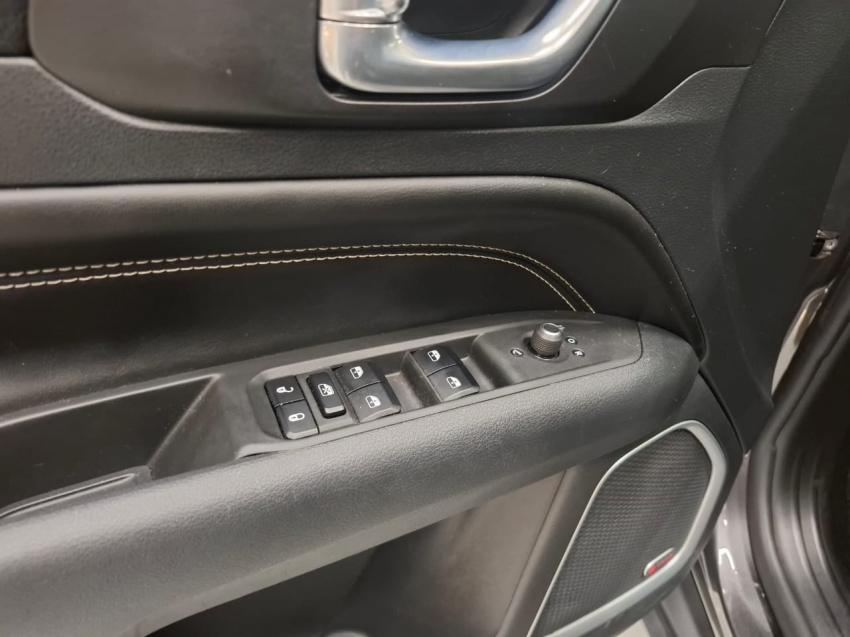 jeep compass 1.3 t270 turbo flex longitude at6 4p automatico 2023 jeep compass 1.3 t270 turbo flex longitude at6 4p automatico 2023