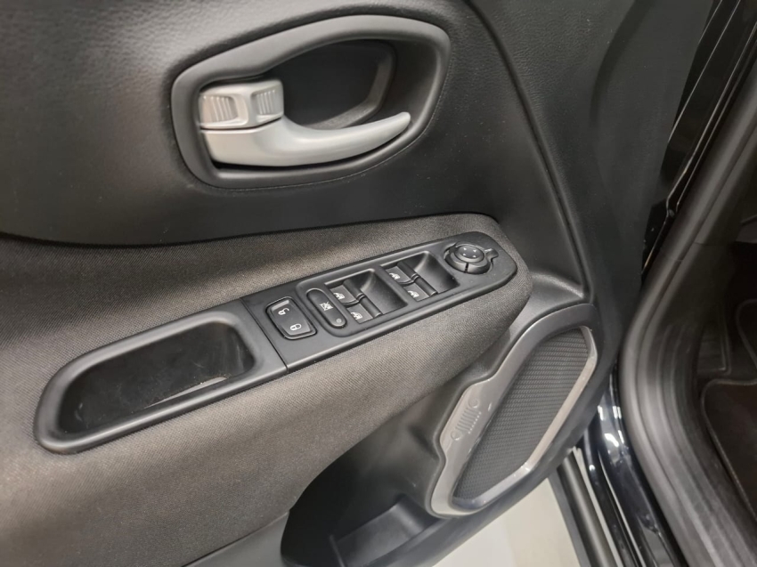 jeep renegade 1.3 t270 turbo flex sport at6 4p automatico 2023 jeep renegade 1.3 t270 turbo flex sport at6 4p automatico 2023
