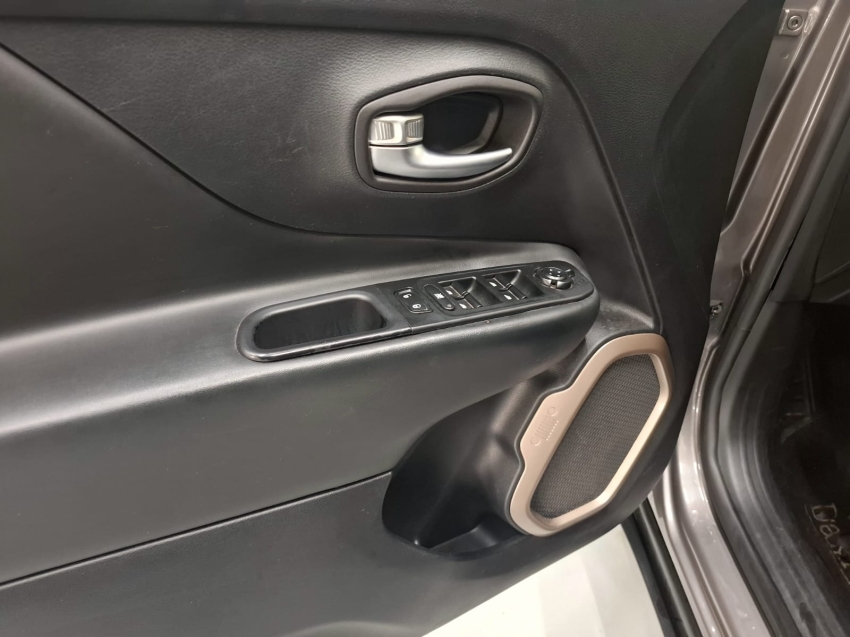 jeep renegade 1.8 16v flex longitude 4p automatico 2018 jeep renegade 1.8 16v flex longitude 4p automatico 2018