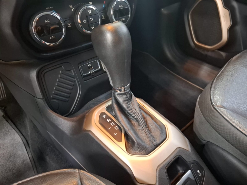 jeep renegade 1.8 16v flex longitude 4p automatico 2018 jeep renegade 1.8 16v flex longitude 4p automatico 2018
