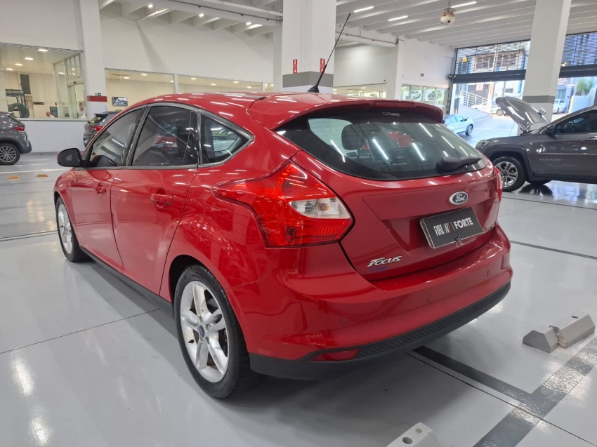 ford focus 2.0 se hatch 16v flex 4p auto automatico 2014