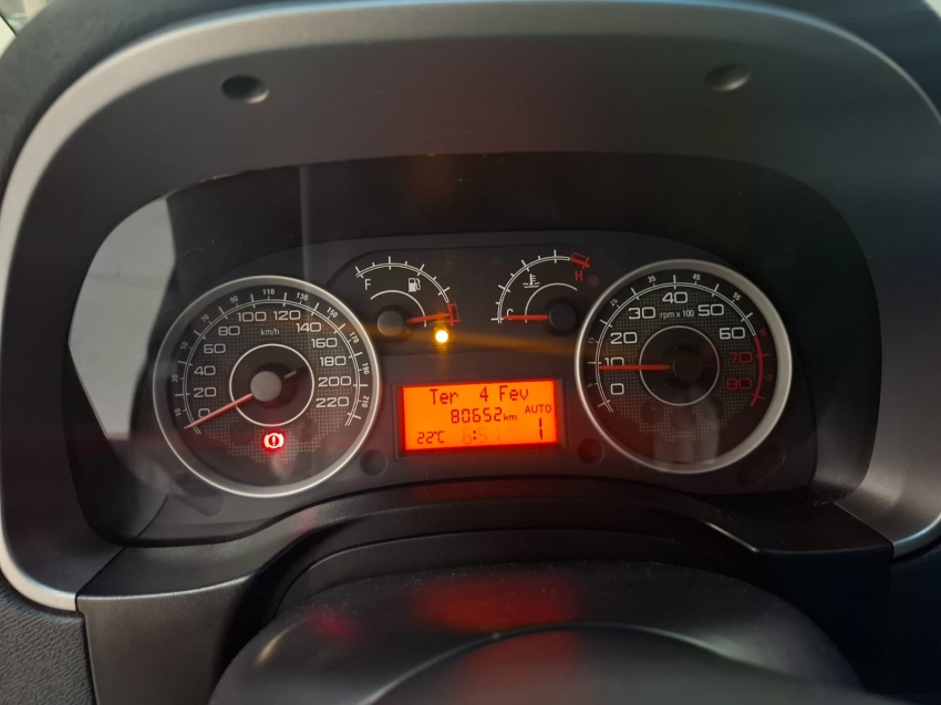 fiat idea 1.6 mpi essence 16v flex 4p automatizado automatico 2014 fiat idea 1.6 mpi essence 16v flex 4p automatizado automatico 2014