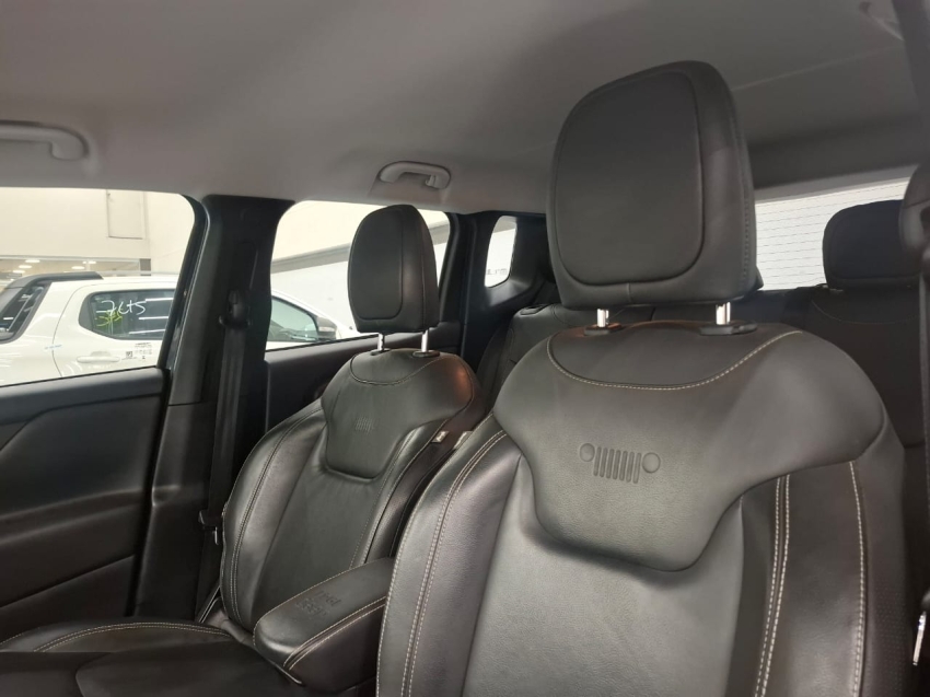 jeep renegade 1.3 t270 turbo flex longitude at6 4p automatico 2023 jeep renegade 1.3 t270 turbo flex longitude at6 4p automatico 2023