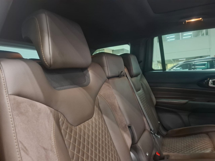 jeep commander 2.0 td380 turbo diesel overland at9 4p automatico 2023 jeep commander 2.0 td380 turbo diesel overland at9 4p automatico 2023