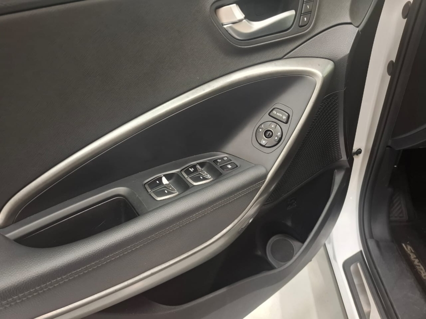 hyundai santa fe 3.3 mpfi 4x4 7 lugares v6 270cv gasolina 4p automatico 2018 hyundai santa fe 3.3 mpfi 4x4 7 lugares v6 270cv gasolina 4p automatico 2018