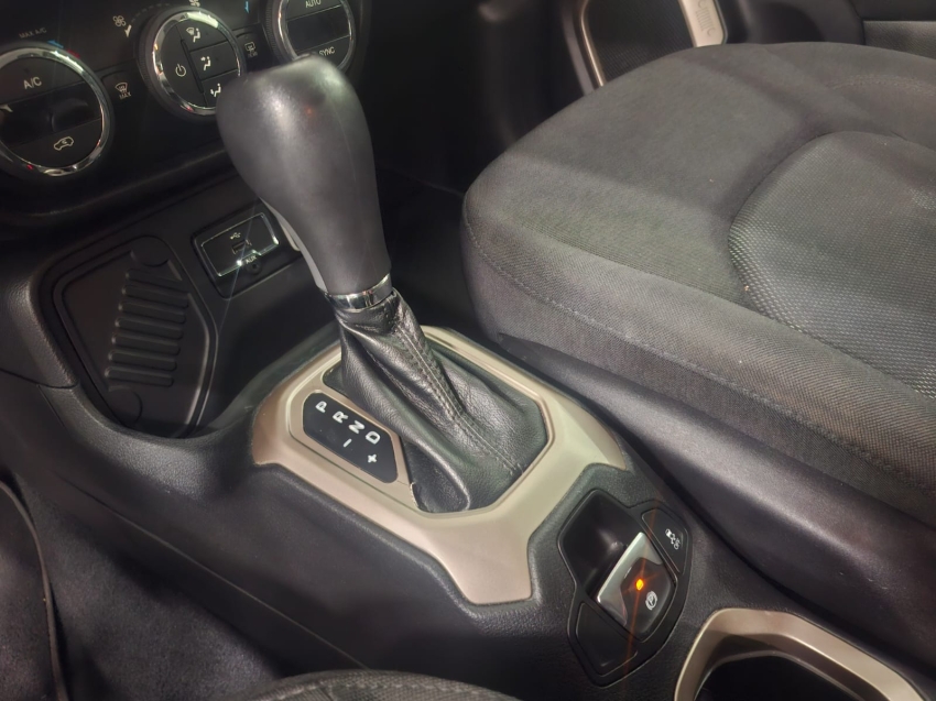 jeep renegade 1.8 16v flex longitude 4p automatico 2016 jeep renegade 1.8 16v flex longitude 4p automatico 2016