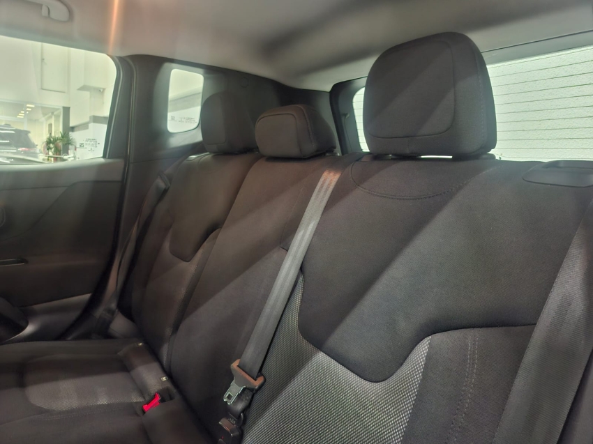 jeep renegade 1.8 16v flex longitude 4p automatico 2016 jeep renegade 1.8 16v flex longitude 4p automatico 2016
