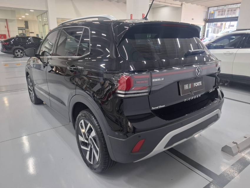 volkswagen t-cross 1.4 250 tsi total flex highline automatico 4p 2025 volkswagen t-cross 1.4 250 tsi total flex highline automatico 4p 2025