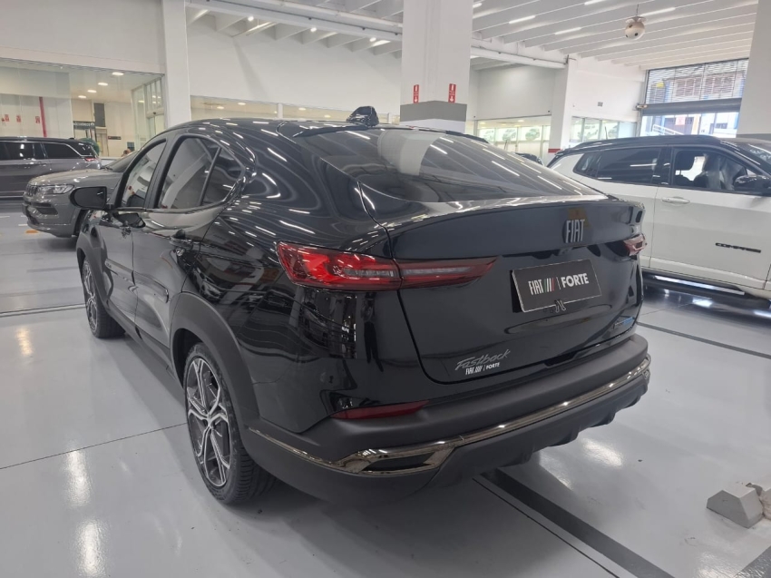 fiat fastback 1.0 turbo 200 hybrid impetus cvt hibrido 4p automatico 2025