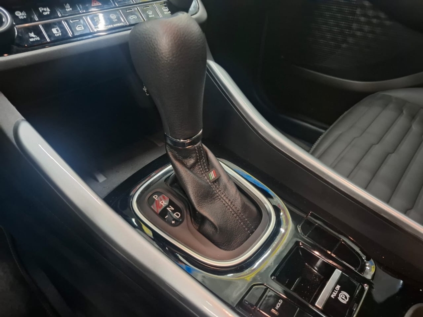 fiat fastback 1.0 turbo 200 hybrid impetus cvt hibrido 4p automatico 2025