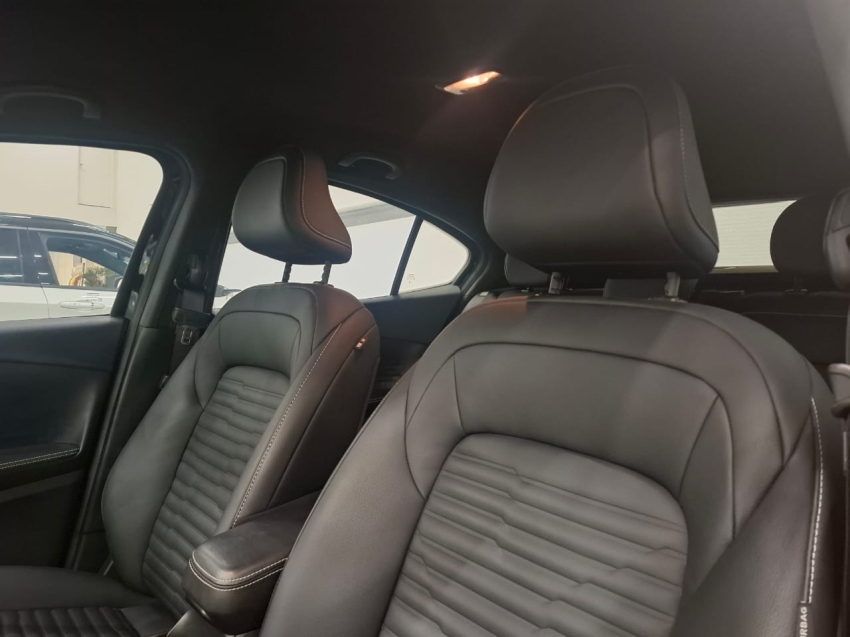 fiat fastback 1.0 turbo 200 hybrid impetus cvt hibrido 4p automatico 2025
