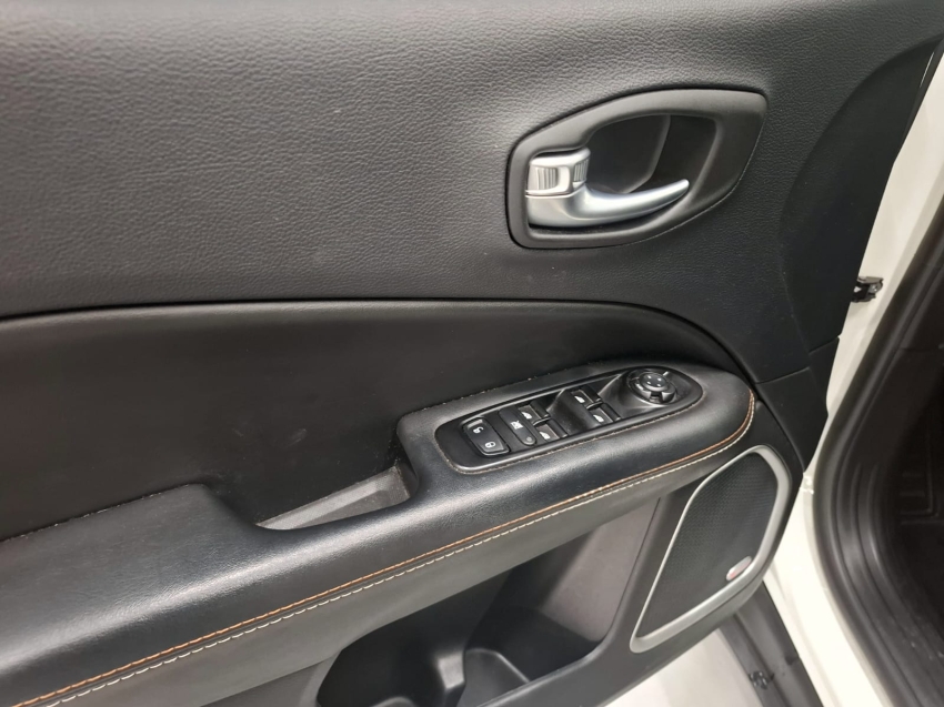 jeep compass 2.0 16v flex longitude automatico 4p 2021