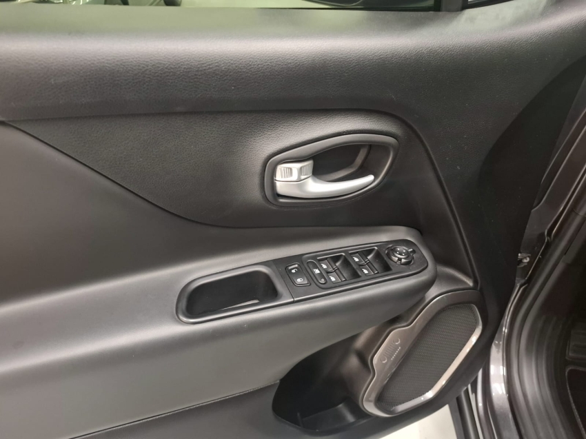 jeep renegade 1.3 t270 turbo flex longitude at6 4p automatico 2023 jeep renegade 1.3 t270 turbo flex longitude at6 4p automatico 2023