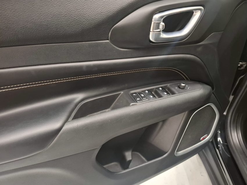 jeep compass 1.3 t270 turbo flex longitude at6 4p automatico 2023