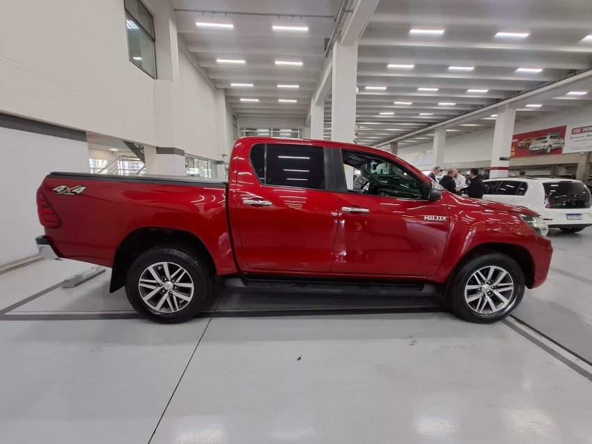 toyota hilux 2.8 srv 4x4 cd 16v diesel 4p automatico 2020 toyota hilux 2.8 srv 4x4 cd 16v diesel 4p automatico 2020