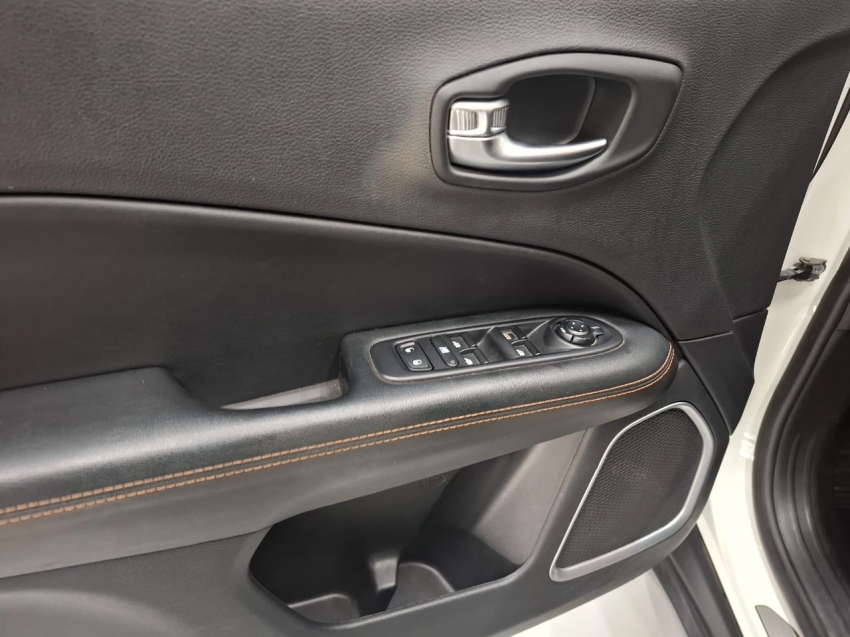 jeep compass 2.0 16v flex limited automatico 4p 2018 jeep compass 2.0 16v flex limited automatico 4p 2018