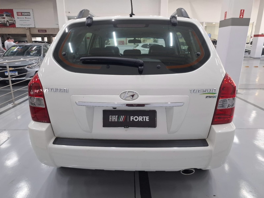 hyundai tucson 2.0 mpfi gls 16v 143cv 2wd flex 4p automatico 2015 hyundai tucson 2.0 mpfi gls 16v 143cv 2wd flex 4p automatico 2015