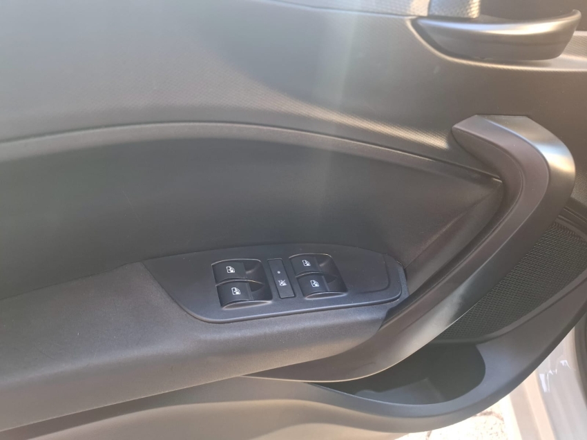 fiat cronos 1.3 firefly flex drive cvt 4p automatico 2023 fiat cronos 1.3 firefly flex drive cvt 4p automatico 2023