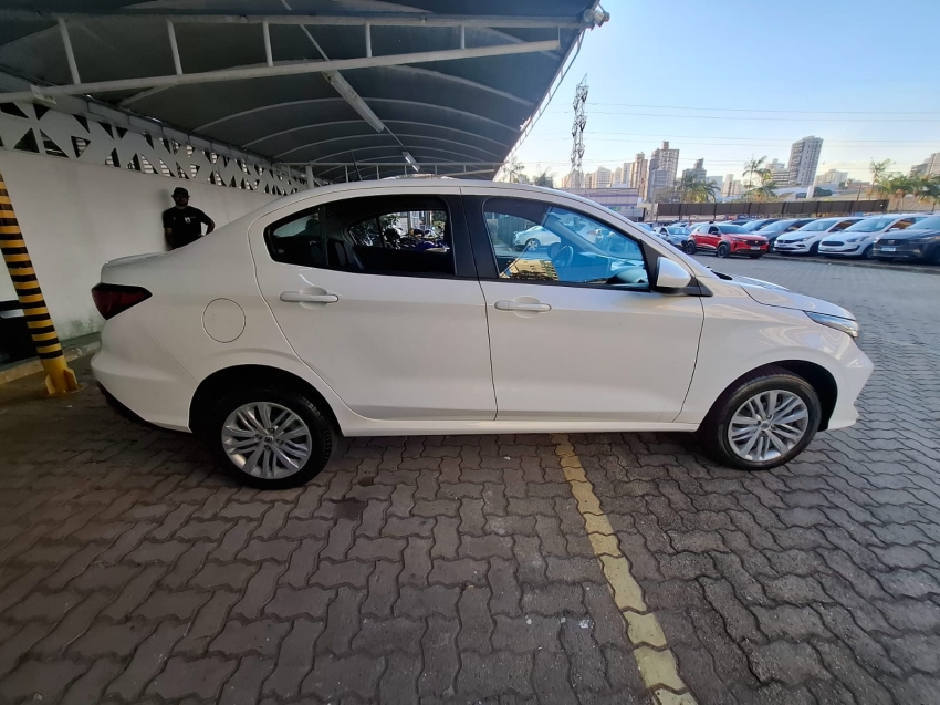 fiat cronos 1.3 firefly flex drive cvt 4p automatico 2023 fiat cronos 1.3 firefly flex drive cvt 4p automatico 2023