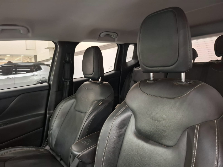 jeep renegade 1.3 t270 turbo flex longitude at6 4p automatico 2023 jeep renegade 1.3 t270 turbo flex longitude at6 4p automatico 2023